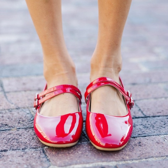Mary Jane Glossy Red Flats Size 8 NWT - Picture 2 of 3